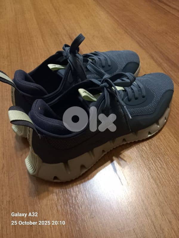 REEBOK shoes, new 0