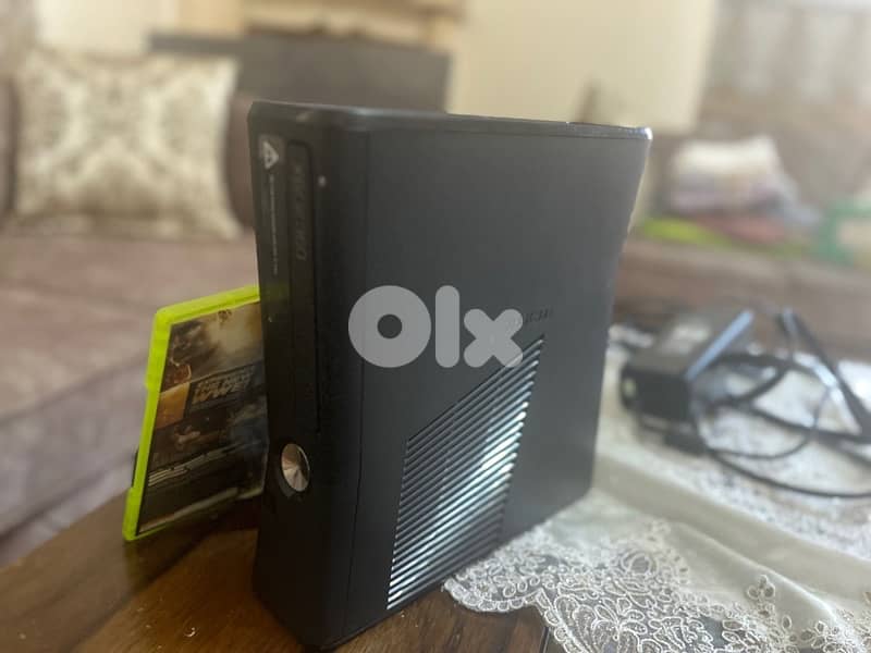 Xbox 360 System (S) Black 256gb with Gta4 and W2k15 1