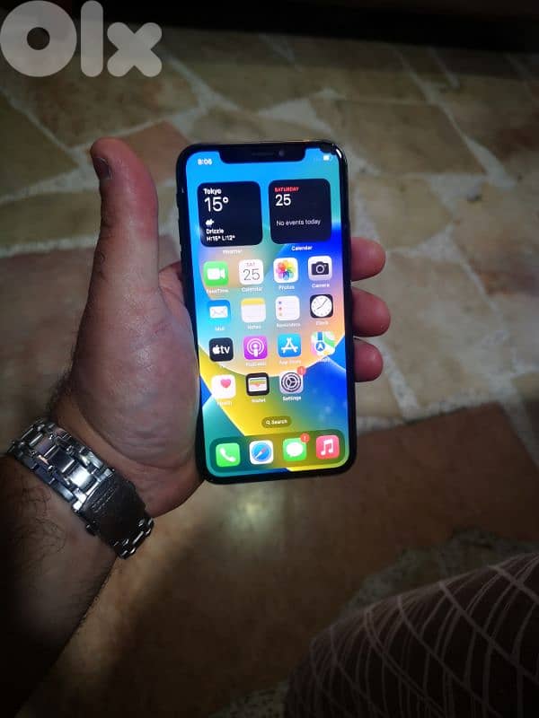 I Phone X ( 256 GB Memory) everything works perfectly 1