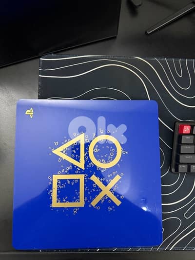 PS4 slim blue edition