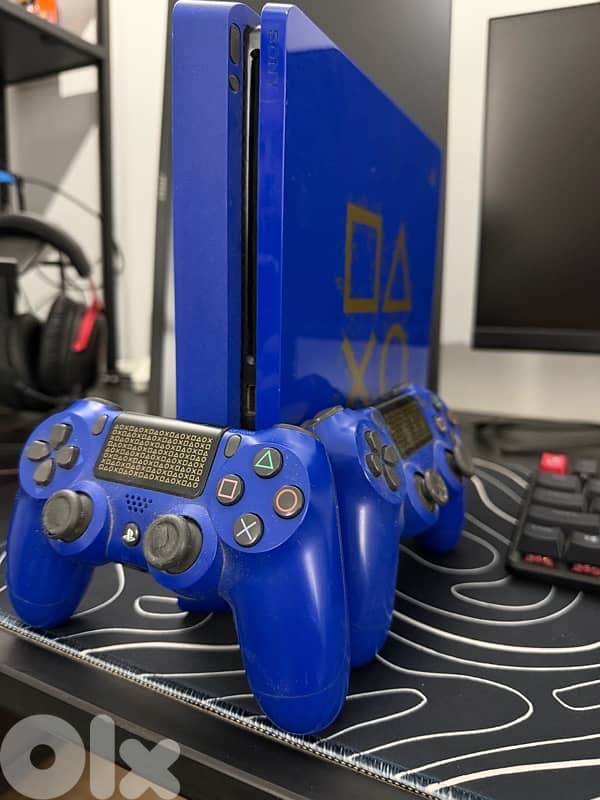 PS4 slim blue edition 2