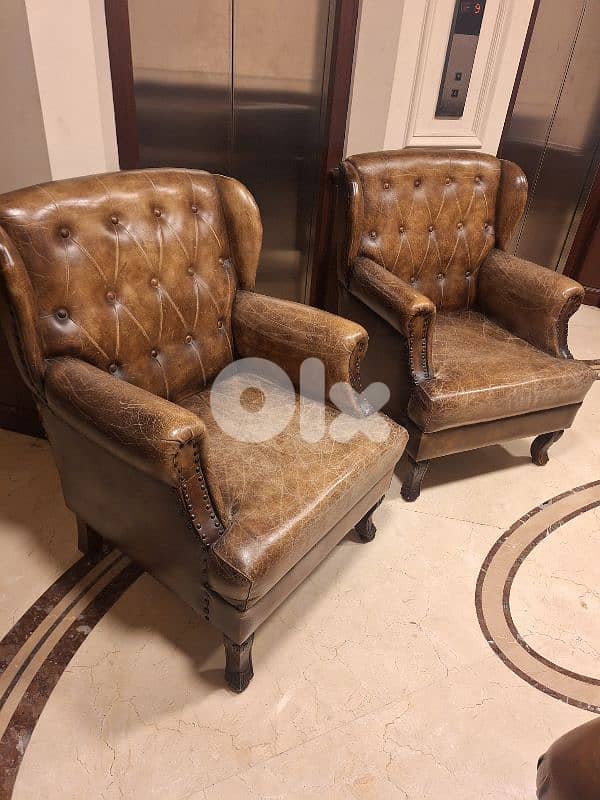 two pieces of chesterfield genuine leather Timothy oulton England 2