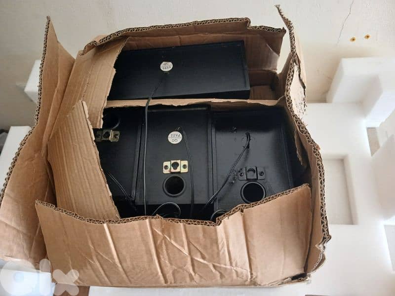 super bass surround system subwoofer and 4 speakers / سبيكرات 1