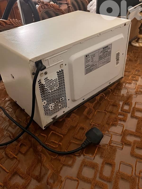 LG microwave 1