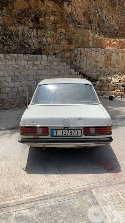 Mercedes-Benz 200 Series 1976