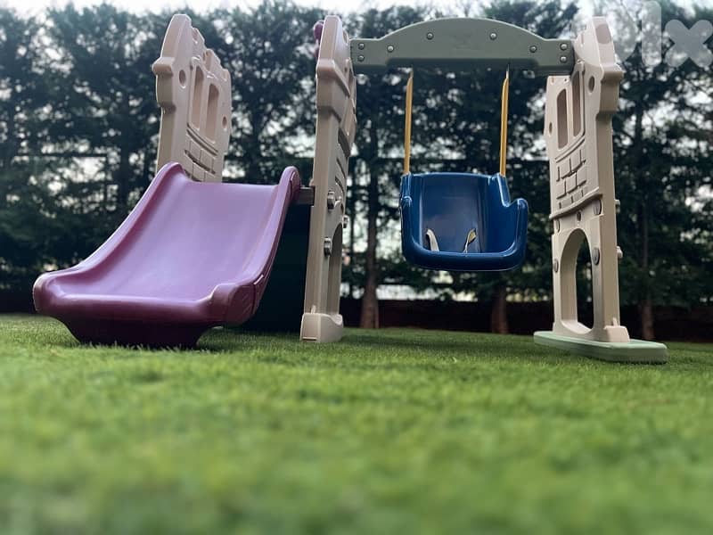 Little Tikes / Swing Along Castle 2