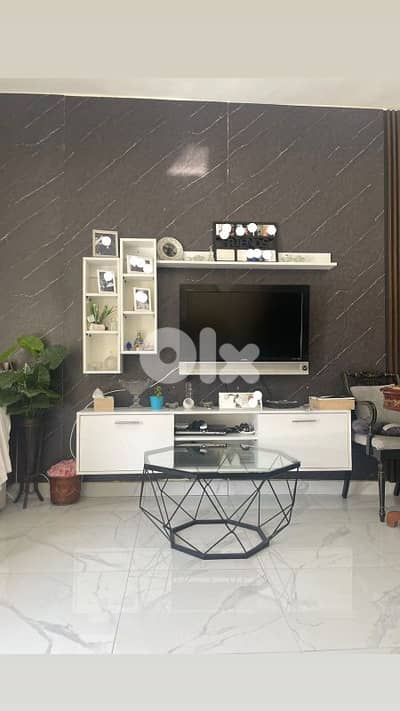 مكتبة / TV stand