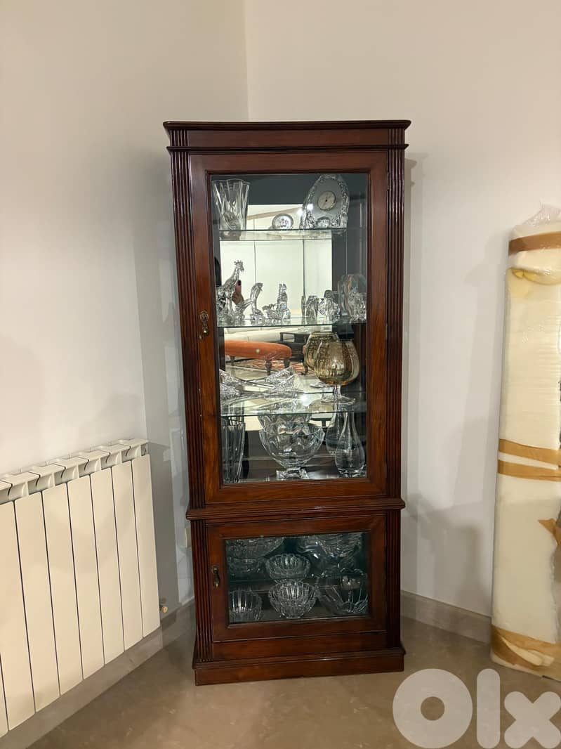 5 seater leather salon with Vetrine Rosewood brand 1