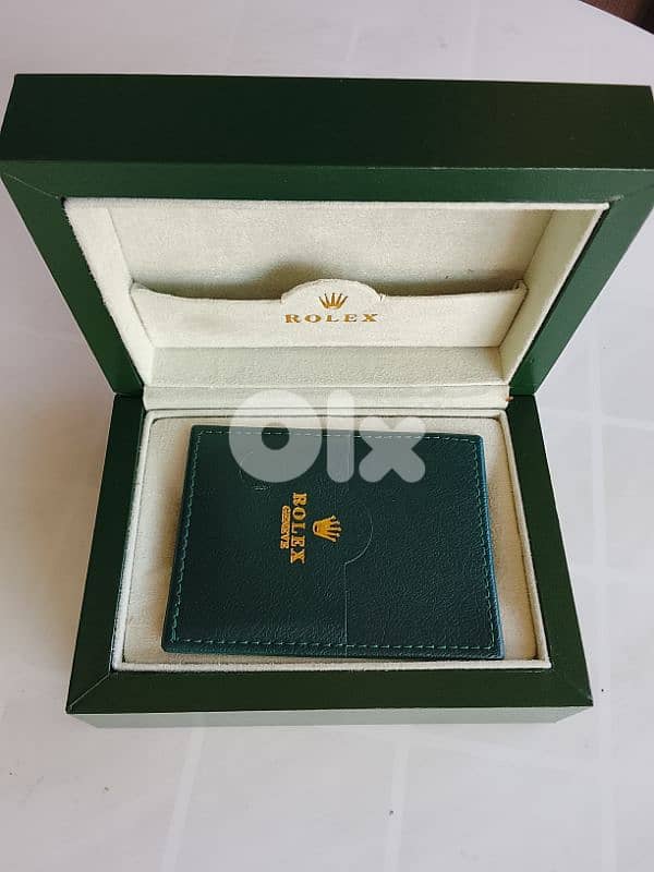 Rolex original box in good condition 1