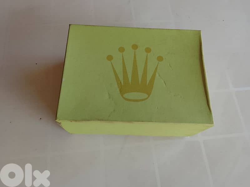 Rolex original box in good condition 2