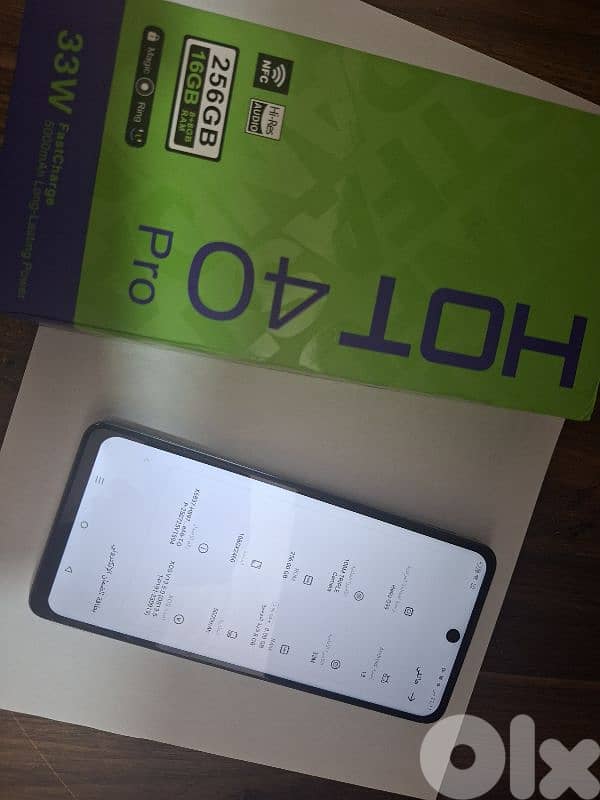 hot 40 pro 256gb 8+8+5 ram 1