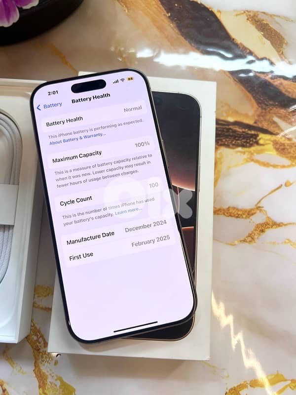 IPHONE 16 pro 1 sem 12