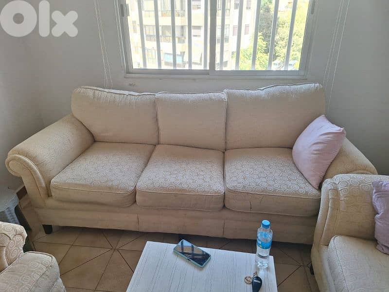full salon seated table not included 3