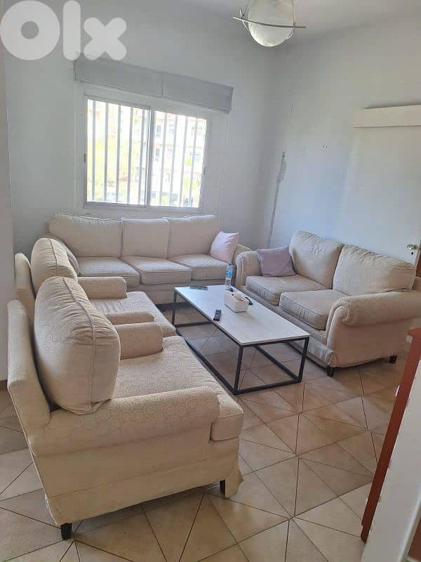 full salon seated table not included 4