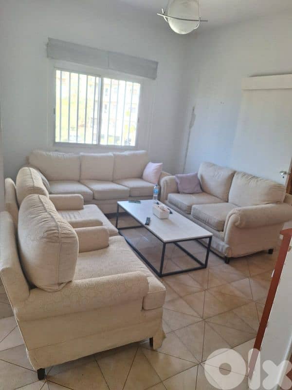 full salon seated table not included 5