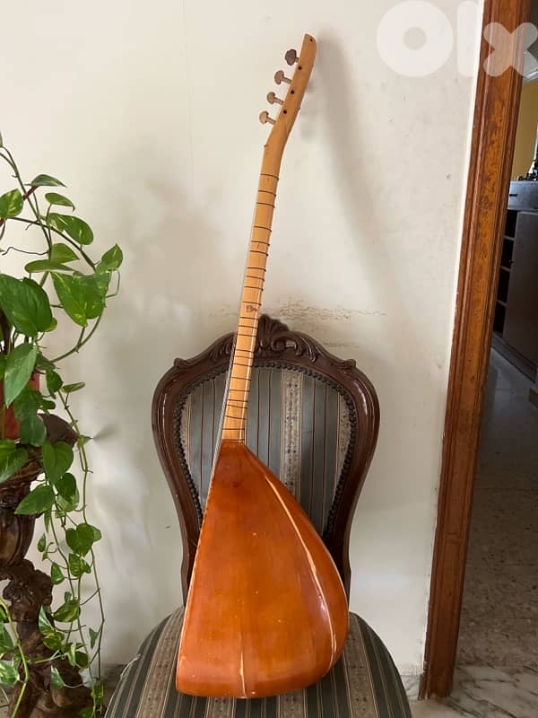 bouzouk - baglama saz instrument 1