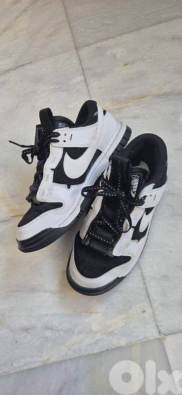 NIKE DUNKLOW REVERSED PANDAS SIZE 41 3