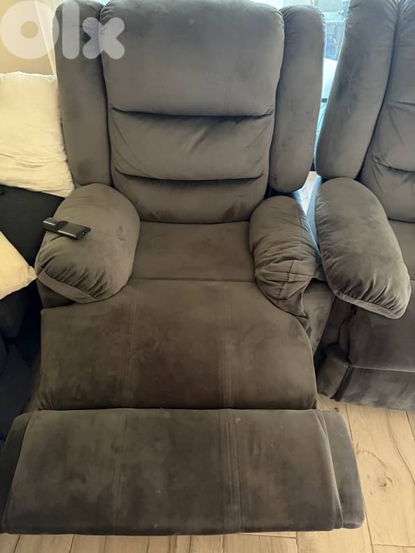 2 recliners for sale mint condition 0