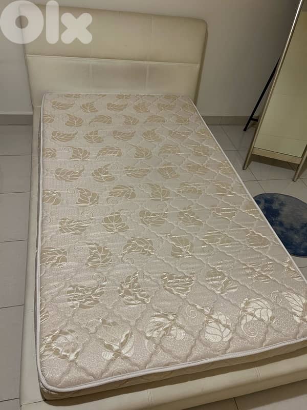 bed with mattress 0