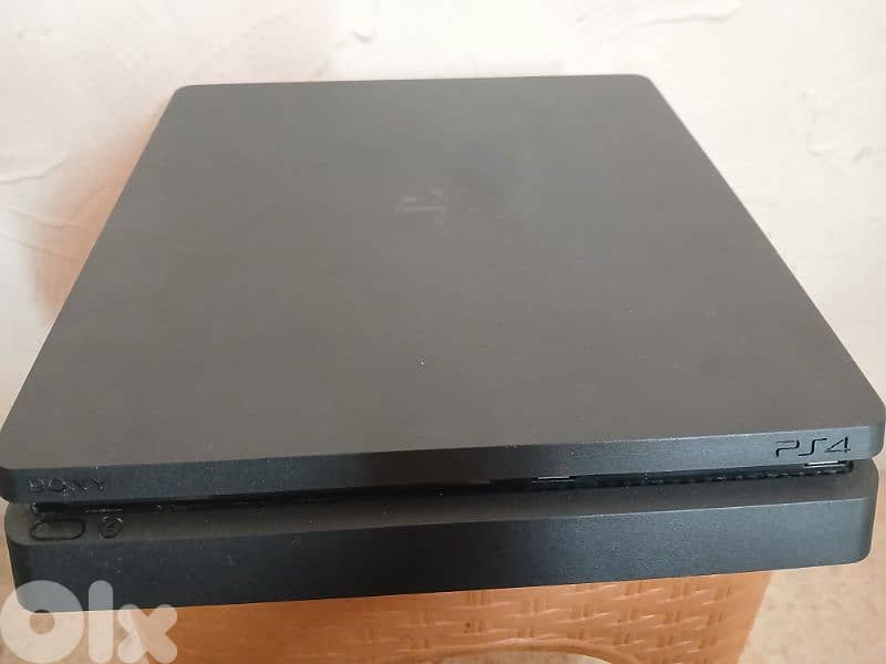 ps4 slim 2