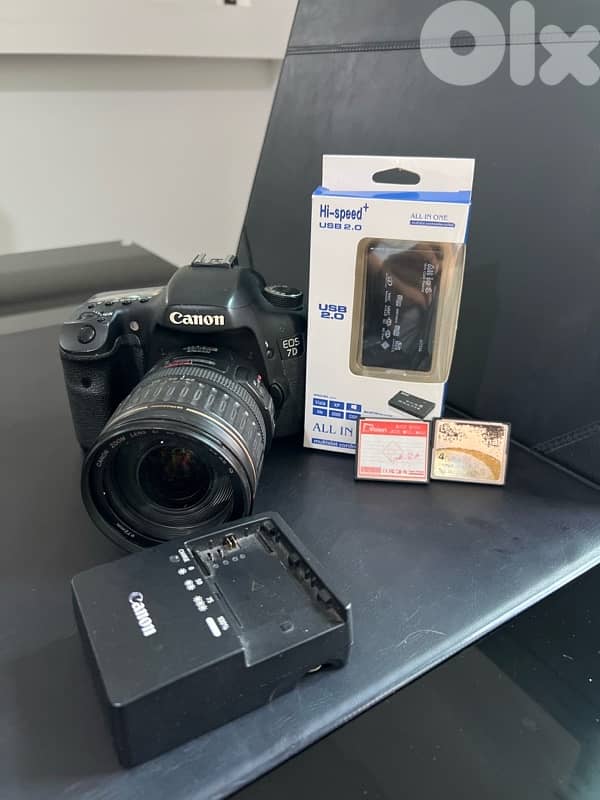 eos 7D + 2fc card +1 batterie + card reader 0