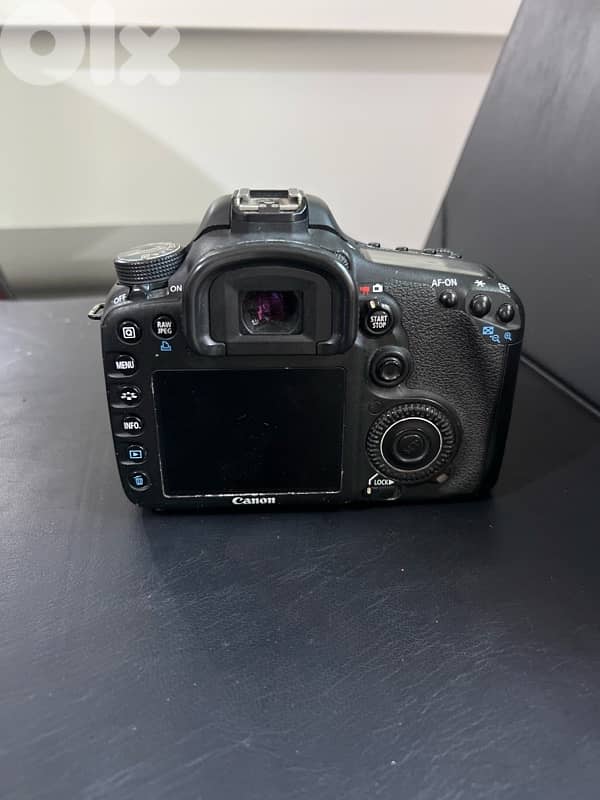 eos 7D + 2fc card +1 batterie + card reader 3