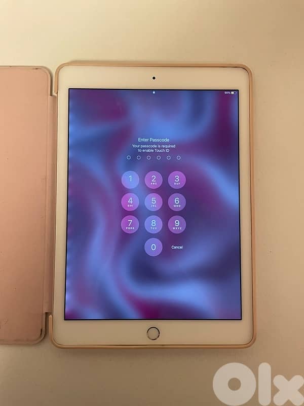 Ipad Air 2 in Gold, 16GB, 15.8. 3in 1