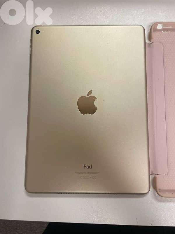 Ipad Air 2 in Gold, 16GB, 15.8. 3in 3
