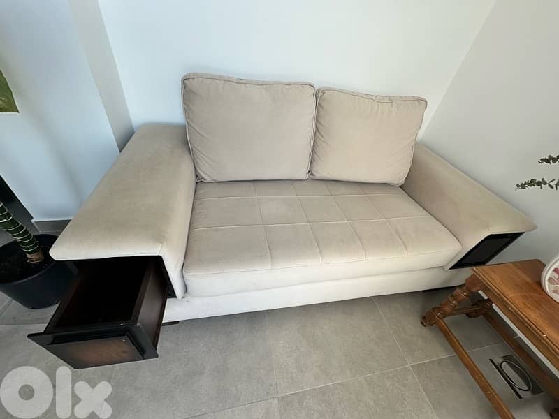 Full Living Room - 600$ Negotiable 3