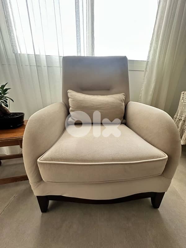 Full Living Room - 600$ Negotiable 8