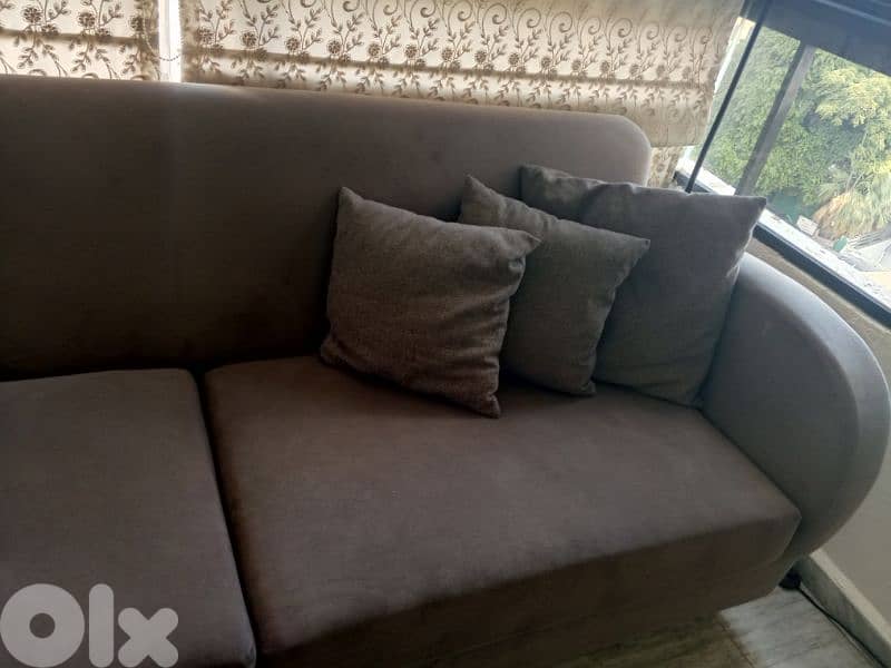 صوفا عدد 2  بحاله ممتازه مريحين 5
