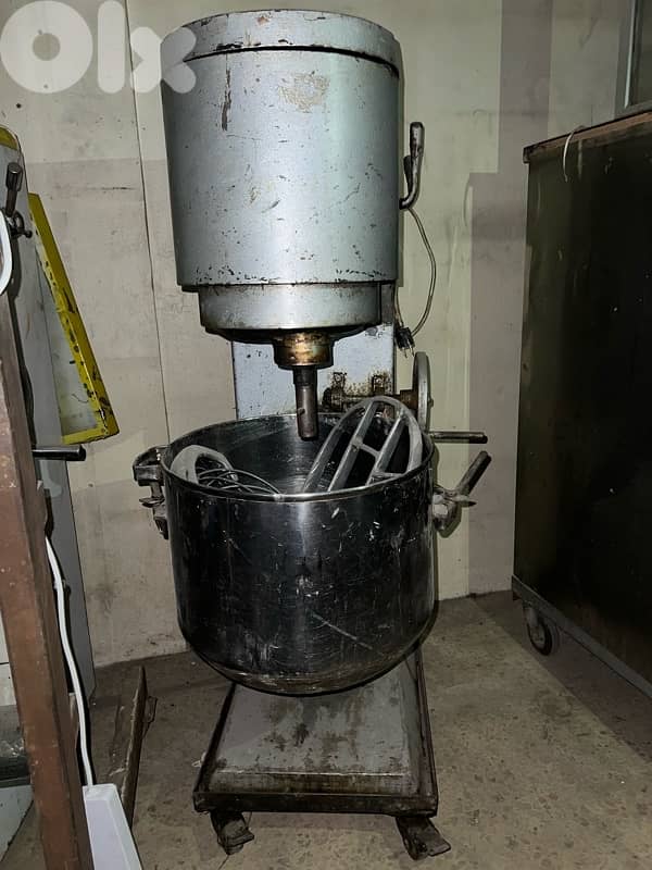 عدة محل حلويات 6