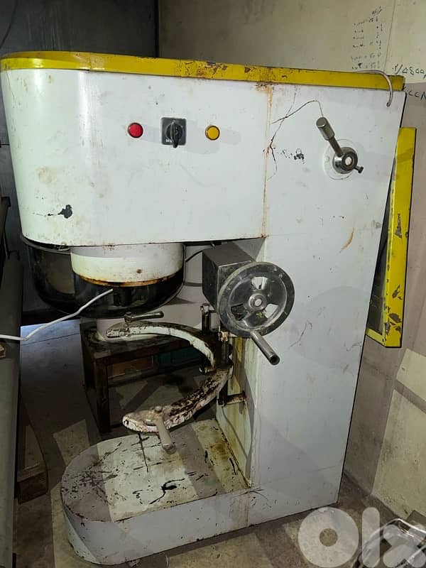 عدة محل حلويات 8