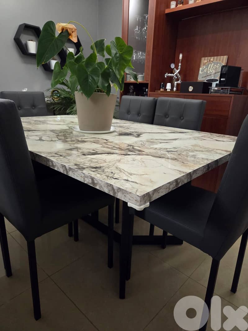 Dining room, used like new 1