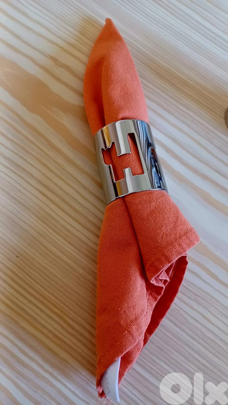 Alessi “Girotondo” Napkin Rings – 4 Pieces (Design King-Kong) 2