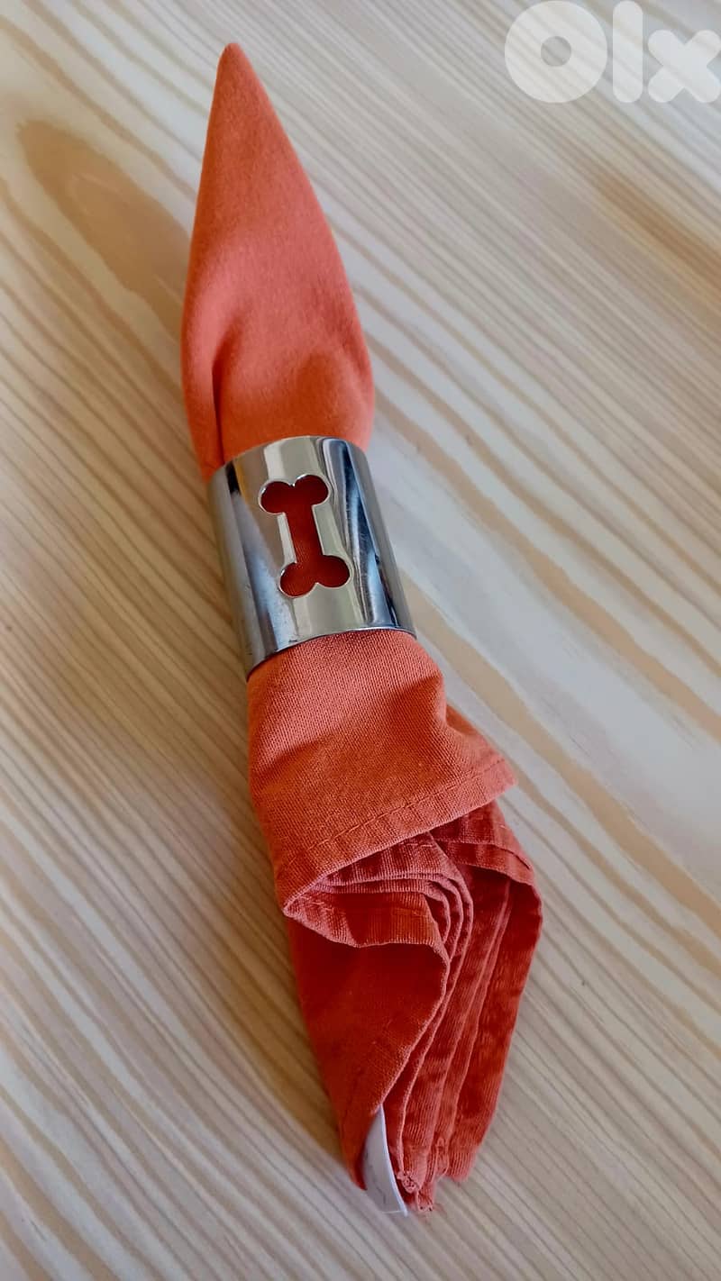 Alessi “Girotondo” Napkin Rings – 4 Pieces (Design King-Kong) 3