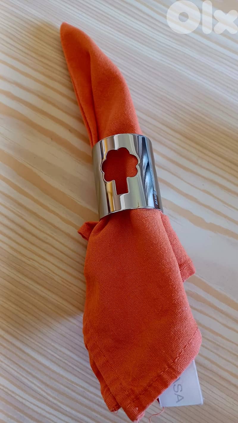Alessi “Girotondo” Napkin Rings – 4 Pieces (Design King-Kong) 5