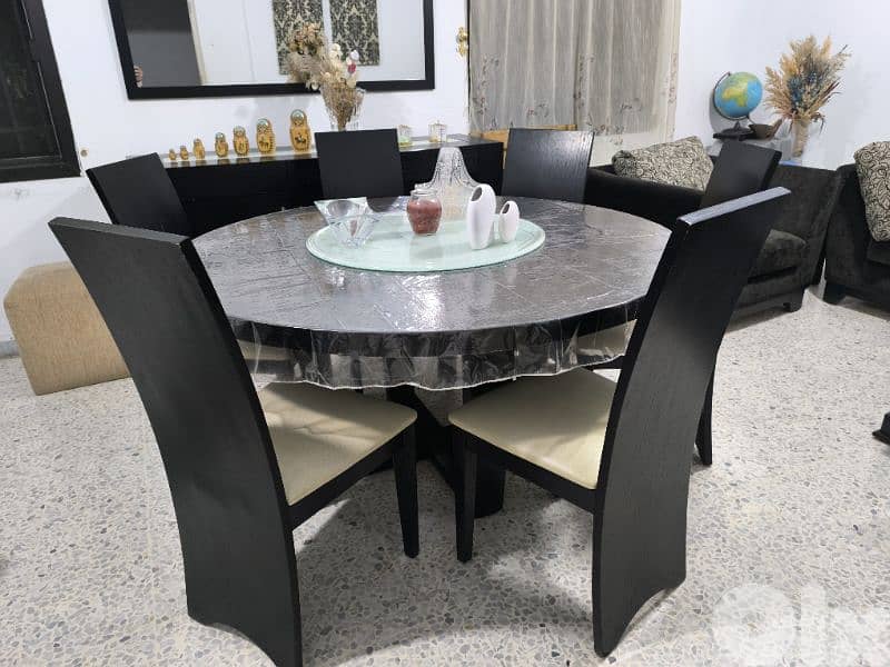 Mobilitop Dinning Table & 6 Chairs طاولة سفرة مع 6 كراسي 2