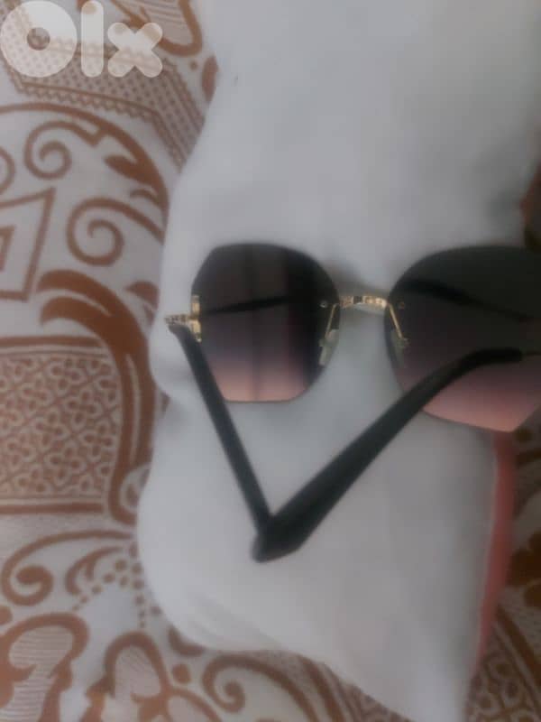 للبيع نظارات شمسية 1