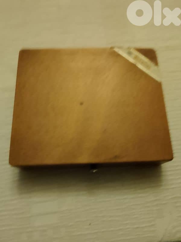 1 cigar box 0