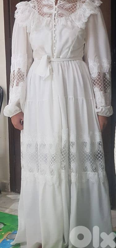 فستان أبيض للتخرج أو خطبة 0