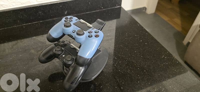 PS4- Playstation 4 0