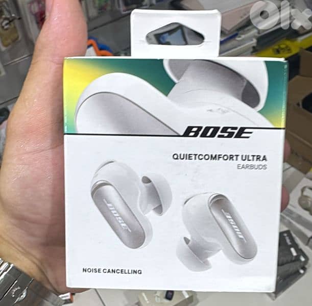Bose Quiet comfort ultra earbuds white 0