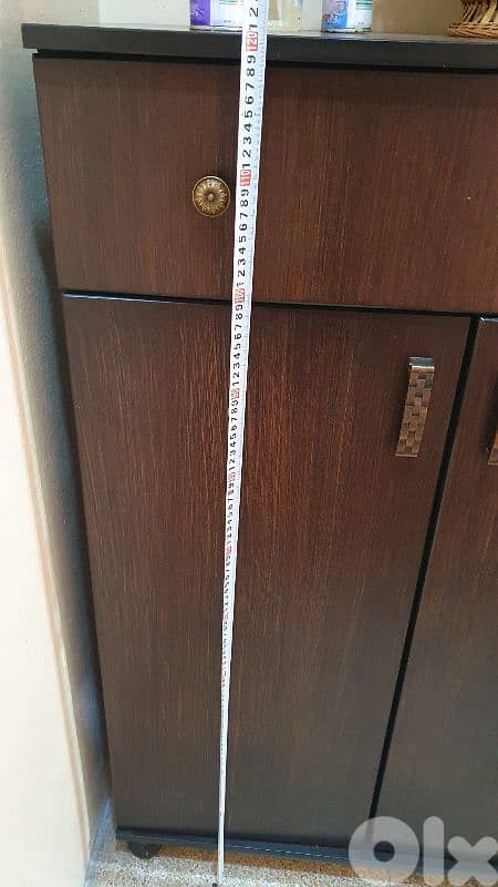 خزانة أحذية ٤ درف  وجارور  مستعمل نظيف ٦٠ دولار بيروت أشرفية ٠٣٧٢٣٨٩٥ 9