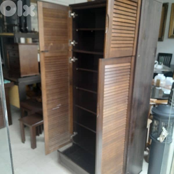 خزانة اوروبي شبه جديد 1