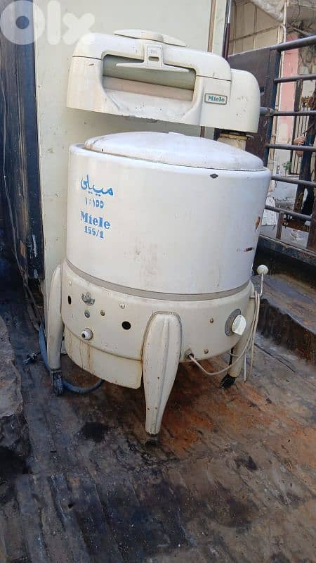 vintage laundry machine 19 century 0