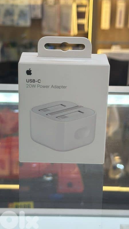 Apple usb-c 20w adapter 3 pin 0