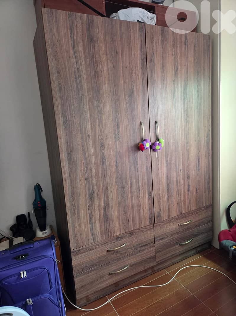 Closet  -   خزانة خشب لامايكا ٦ جوارير و سبع رفوف 0