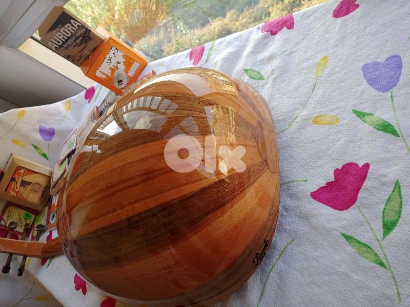 عود مميز بالصوت والأخشاب والصناعة بسعر روعة 2