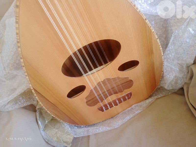 عود مميز بالصوت والأخشاب المستخدمة بالصناعة 4